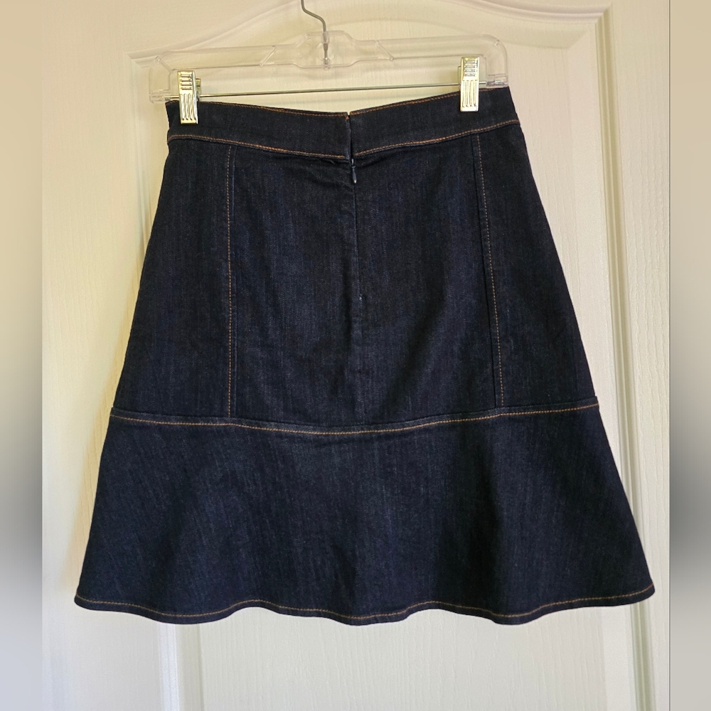 EUC Ann Taylor Dark Wash Fit & Flare Denim Skirt, 4P - Picture 4 of 9
